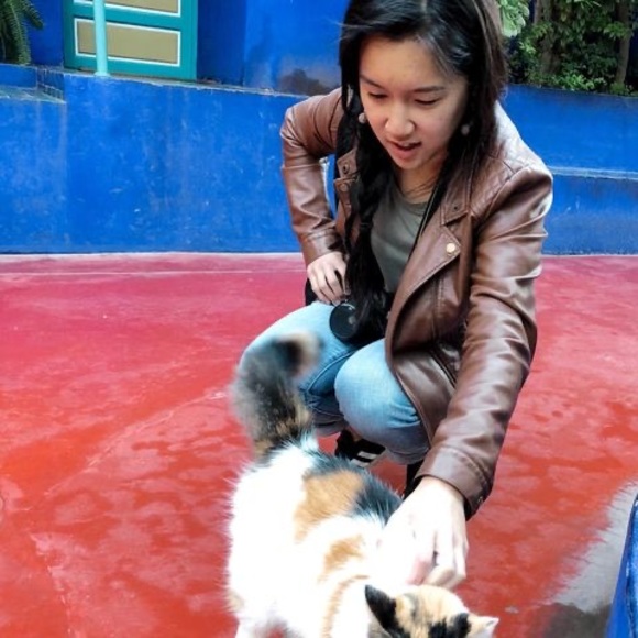 Meet your Posher, Janet - Picture 1 of 1